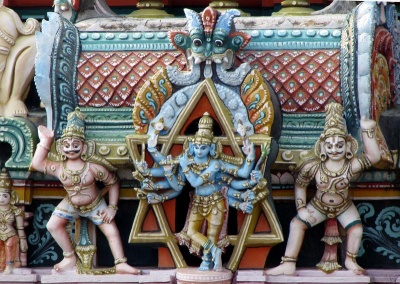 Изображение Сударшаны на храме Чакраттальвара